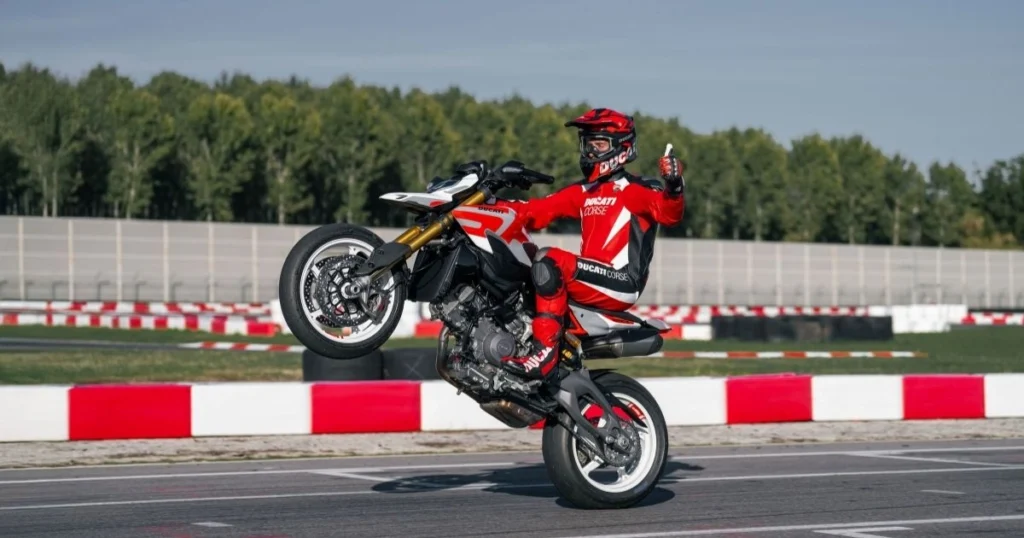 Ducati Hypermotard V2